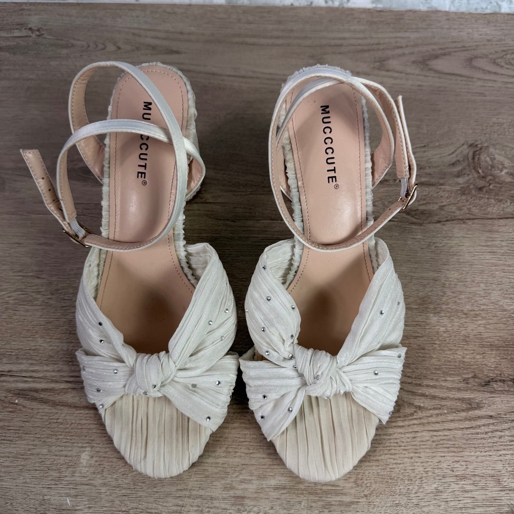 Mucccute Pleated Rhinestone Bow Block Heel Sandals White‎ Womens 9.5